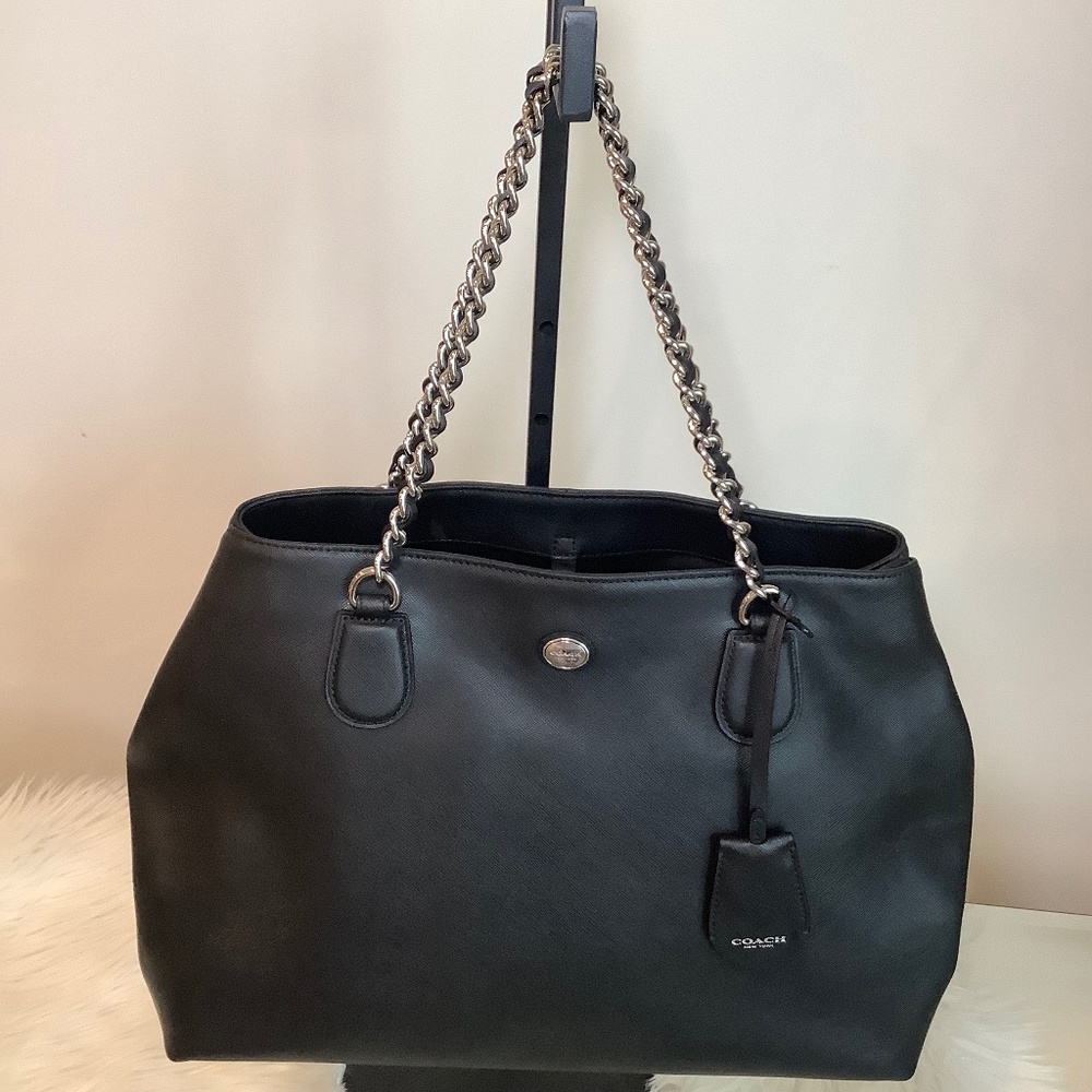 COACH PEYTON SAFFIANO LEATHER CHAIN TOTE BLACK